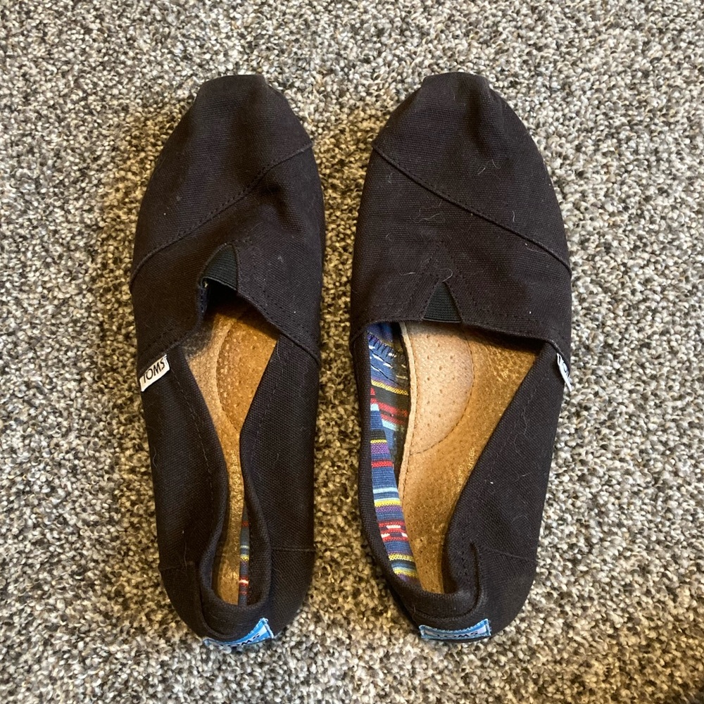 Toms Shoes